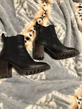 See By Chloe Black Leather Block Heel Chelsea Booties